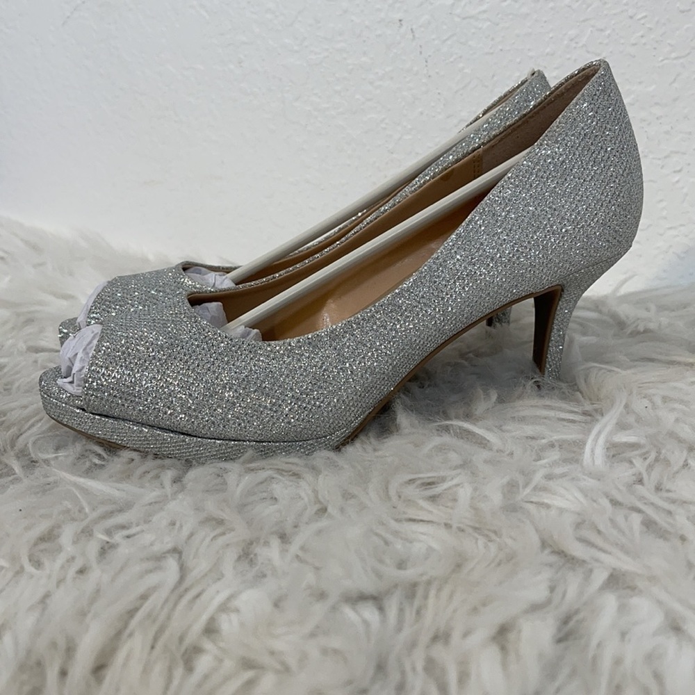 City Classified Comfort Side Silver Glitter Sparkly Peep Toe Platform Heels 8.5